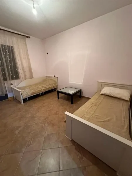 Tirane, jepet me qera apartament 2+1 Kati 3, 120 m² 400 € (Selite