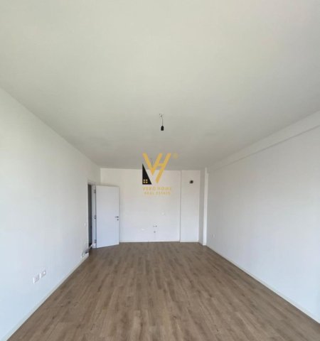 Tirane, jepet me qera zyre Kati 6, 90 m² 500 € (RRUGA E DIBRES