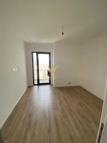 Tirane, jepet me qera zyre Kati 6, 90 m² 500 € (RRUGA E DIBRES