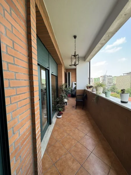 Tirane, ambjent biznesi Kati 6, 150 m² 1,500 € (