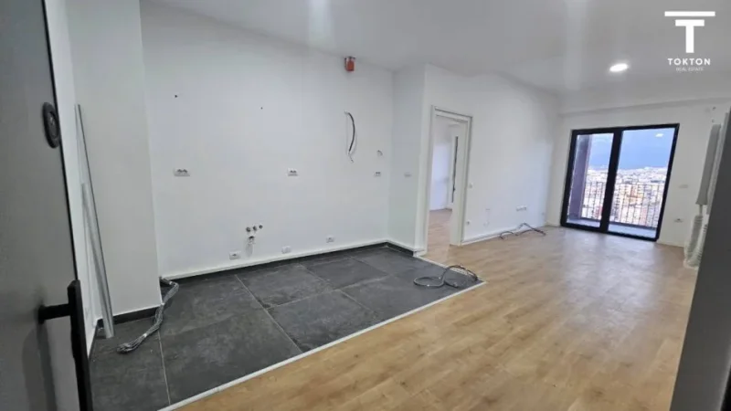Tirane, jepet me qera apartament 2+1+Ballkon Kati 15, 110 m² 1,200 € (Rruga e Kavajes) TT 913