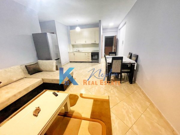 Tirane, jepet me qera apartament 2+1+Ballkon Kati 2, 87 m² 500 € (Liqeni i Thate, kompleksi FZ Construction