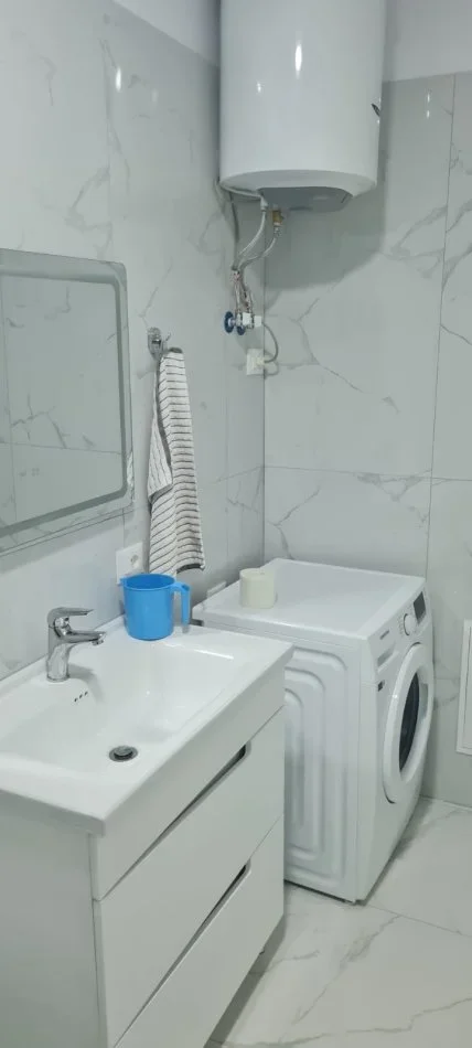 Tirane, jepet me qera apartament 2+1 Kati 1, 90 m² 450 € (Xhamlliku , rruga Tonin Arapi , prane disko venue