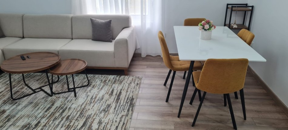 Tirane, jepet me qera apartament 2+1 Kati 1, 90 m² 450 € (Xhamlliku , rruga Tonin Arapi , prane disko venue