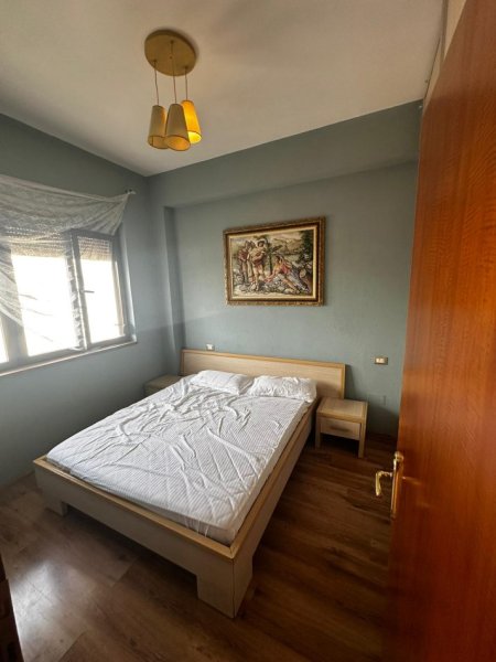 Tirane, jepet me qera apartament 1+1 Kati 7, 55 m² 350 € (Qender Hotel Piazza!