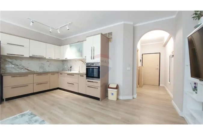 Tirane, jepet me qera apartament 1+1 Kati 2, 71 m² 530 € (Rruga Hamdi Sina - Liqeni i Thatë