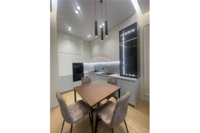 Tirane, jepet me qera apartament 1+1 , 66 m² 800 € (Rruga e Kavajes - Square 21