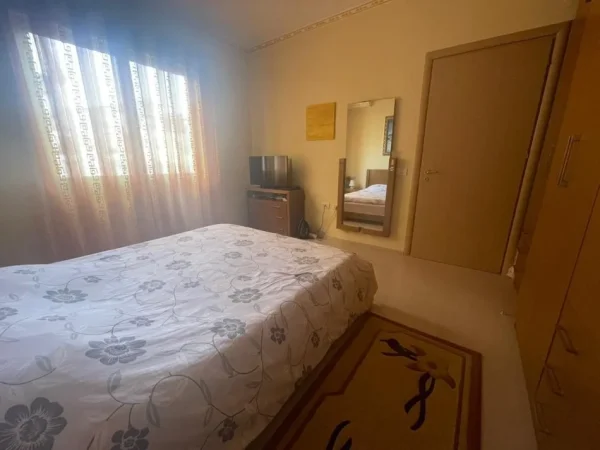 Tirane, jepet me qera apartament 1+1+Ballkon Kati 3, 65 m² 340 € (Fresk , rruga sotir caci , prane fizikes berthamore