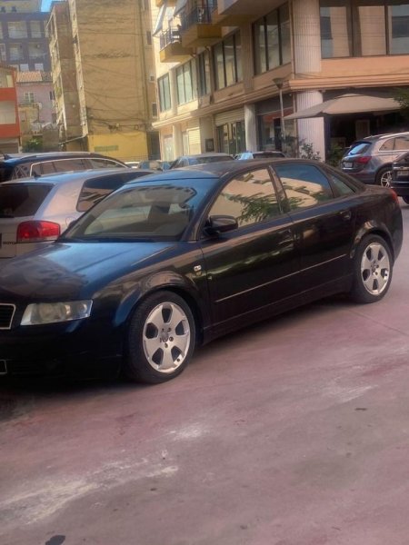 Fier, shes makine AUDI A4 , Benzin, e zeze, manuale, Kondicioner, 200000 km, 2,700 €