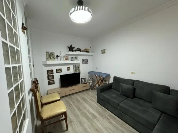 Tirane, jepet me qera apartament 1+1 Kati 9, 75 m² 550 € (Medar Shtylla)