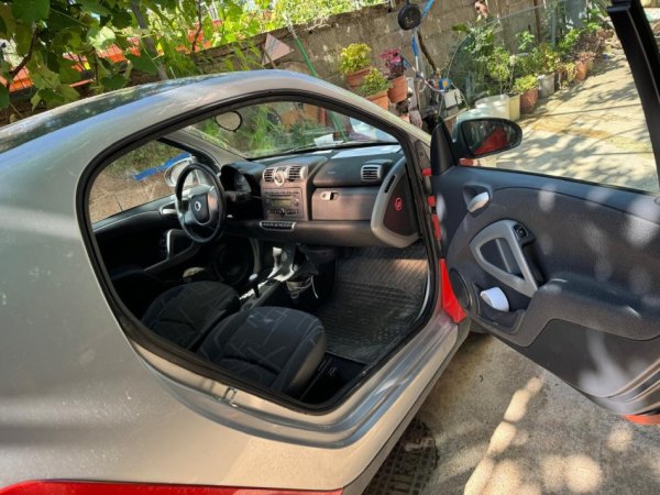 Tirane, shes makine Smart , Benzin, e kuqe, automatik, Kondicioner, 140 km