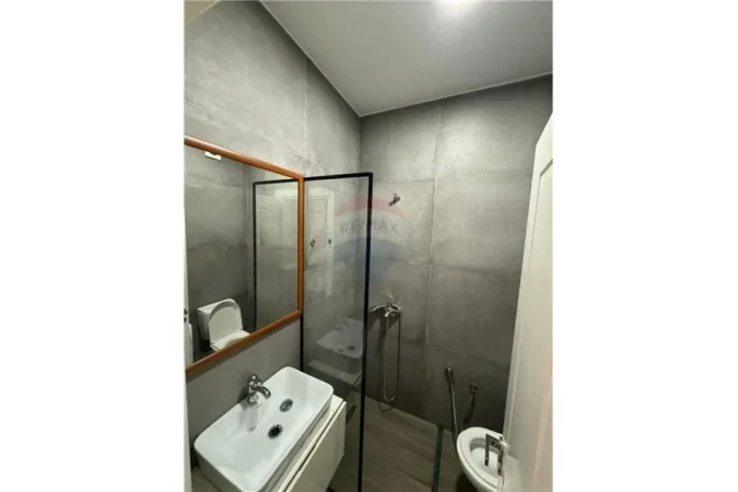 Tirane, jepet me qera apartament 1+1 Kati 3, 55 m² 500 € (Kopshti botanik)