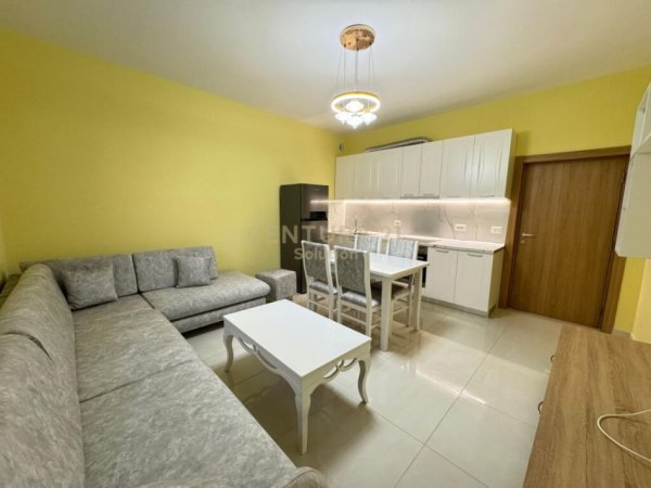 Tirane, jepet me qera apartament 1+1+Ballkon Kati 1, 60 m² 450 € (Selite)