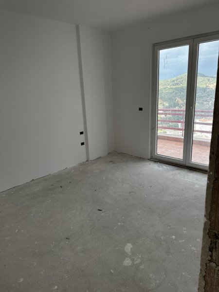 Apartament me hipoteke 2+1+verande - Linza