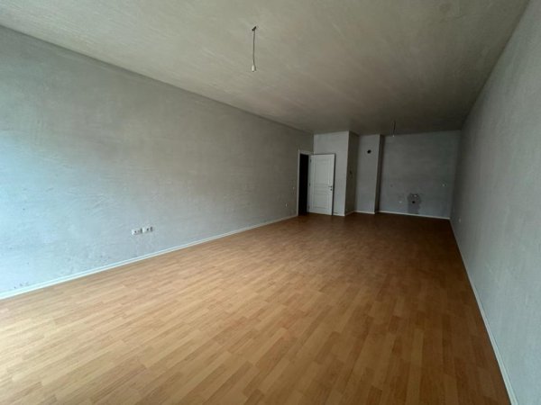 Tirane, shitet apartament 1+1+Ballkon Kati 1, 90 m² 120,000 € (Rruga Kongresi Manastirit)