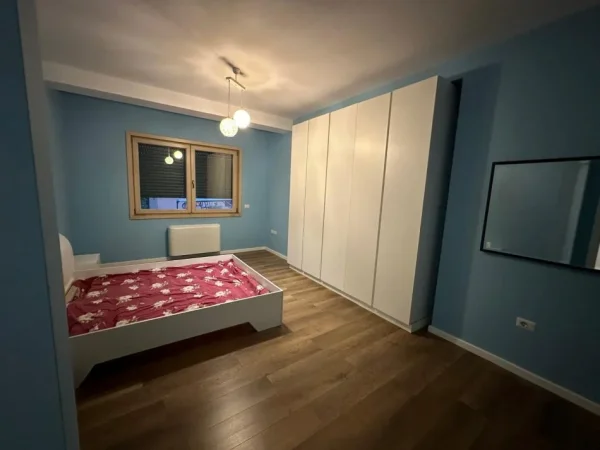 Tirane, jepet me qera Vile 2+1+Aneks+Ballkon Kati 3, 113 m² 600 € (Rruga Elbasani)