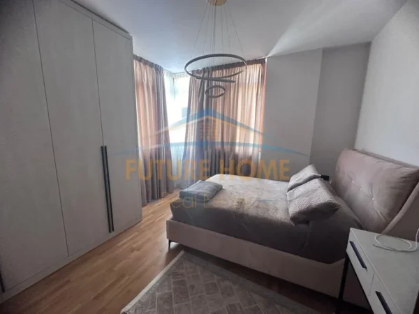 Tirane, shes apartament duplex 3+1+Ballkon Kati 10, 340 m² 1,350,000 € (Sheshi Willson)