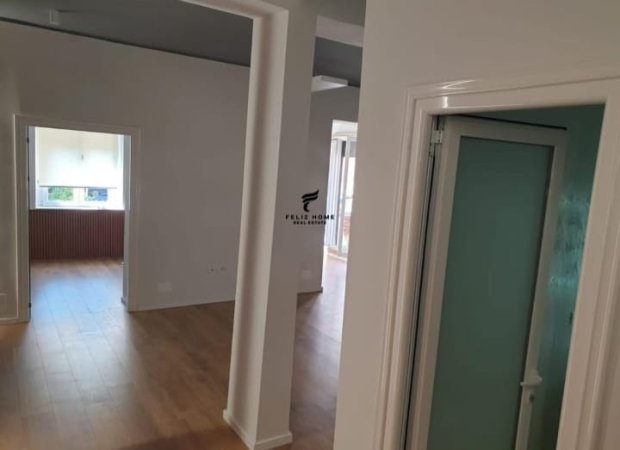 Tirane, jepet me qera zyre Kati 2, 90 m² 1,000 € (QENDER)