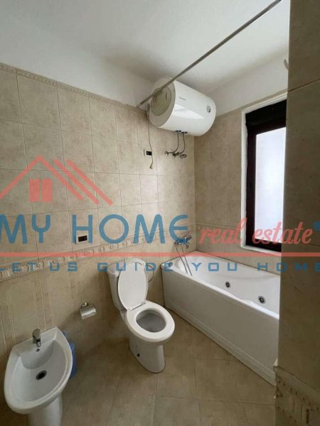 Tirane, jepet me qera apartament 2+1+Ballkon Kati 8, 145 m² 800 € (Rruga Nikolla Tupe)