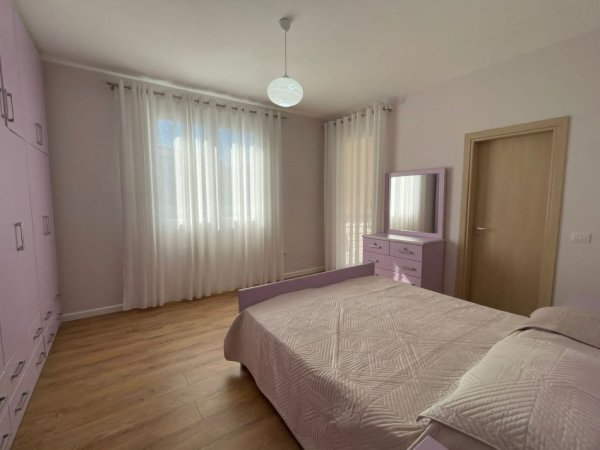 Tirane, jepet me qera apartament 2+1+Aneks Kati 2, 110 m² 800 € (Rruga Gramoz Pashko)