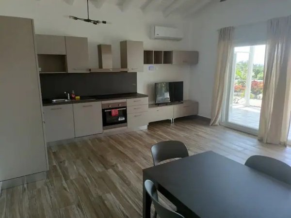 Tirane, shes apartament 2+1 Kati 6, 117 m² 114,000 € (fresku)