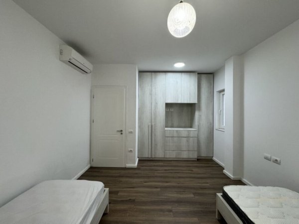 Tirane, jepet me qera apartament 2+1 , 105 m² 700 € (KOPSHTI BOTANIK)