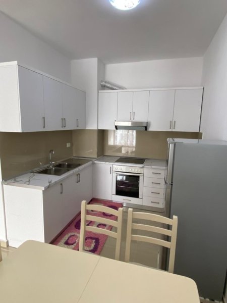 Tirane, jepet me qera apartament 1+1 Kati 8, 72 m² 300 € (Astir)