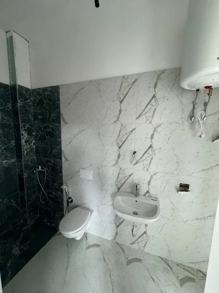 Tirane, jepet me qera apartament 3+1+Aneks+Ballkon Kati 1, 124 m² 600 € (Rruga e Dibres)
