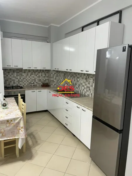 Vlore, shitet apartament 1+1+Ballkon Kati 7, 75 m² 79,500 € (Orikum)