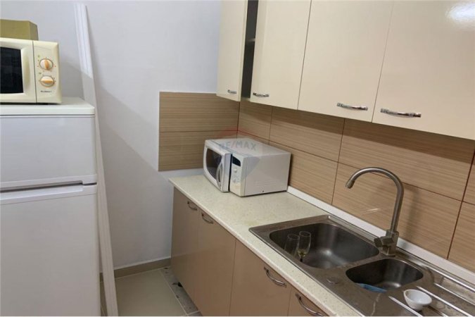 Tirane, jepet me qera 2+1 Kati 4, 97 m² 400 € (JEPET APARTAMENT 2+1 ME QIRA NE PORCELAN)