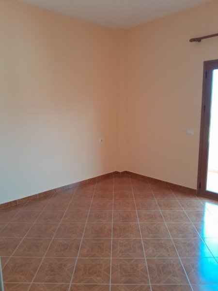 Tirane, jepet me qera Vile 3+1 Kati 3, 140 m² 350 € (ali demi)