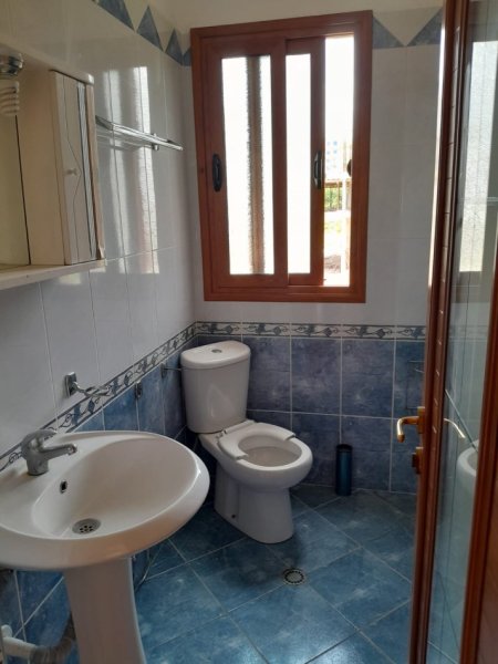 Tirane, jepet me qera Vile 3+1 Kati 3, 140 m² 350 € (ali demi)