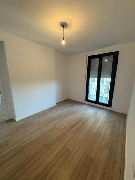 Tirane, jepet me qera apartament 1+1 Kati 2, 62 m² 400 € (Qsut)