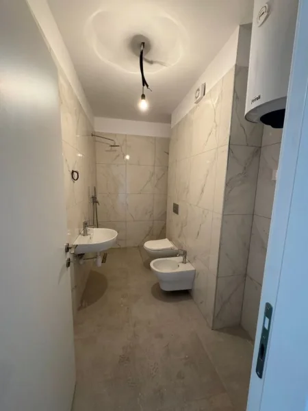 Tirane, jepet me qera apartament 1+1 Kati 2, 62 m² 400 € (Qsut)