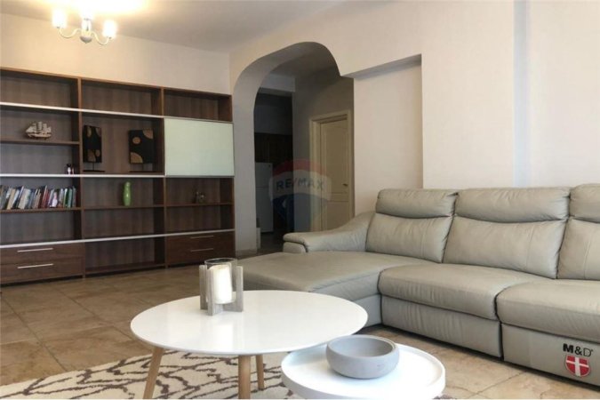 Tirane, jepet me qera apartament 3+1 Kati 6, 90 m² 700 € (Apartament me qira 3+1)