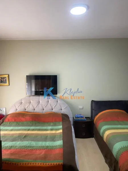 Tirane, jepet me qera apartament 2+1+Ballkon Kati 3, 90 m² 600 € (Don Bosko)