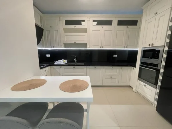 Tirane, Apartament duplex 3+1+Aneks me qira, Kati 5, 186 m² 2,000 € (Air Albania)