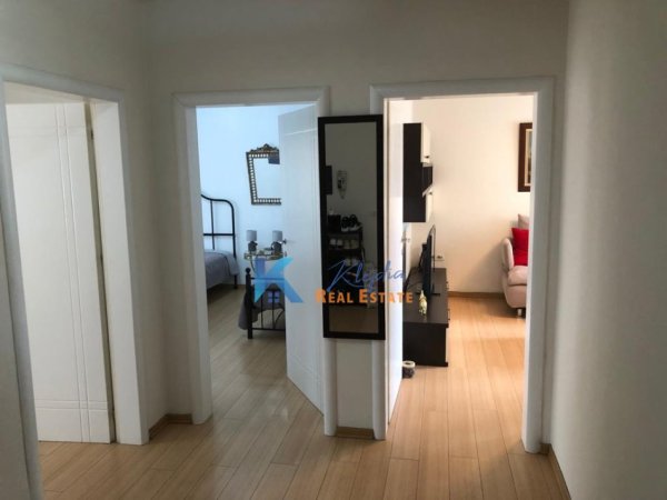 Tirane, jap me qera 2+1+Ballkon Kati 3, 85 m² 650 € (Stadiumi Dinamo)