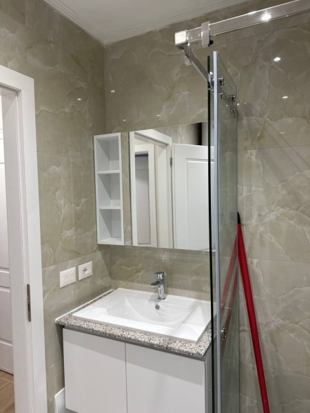 Tirane, jepet me qera apartament 1+1 Kati 2, 74 m² 400 € (ASTIR)