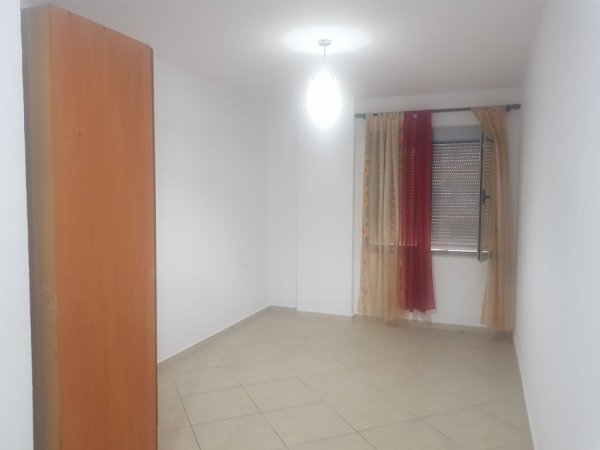 Tirane, shitet apartament 2+1+Ballkon Kati 3, 124 m² 112,000 € (Fresku)