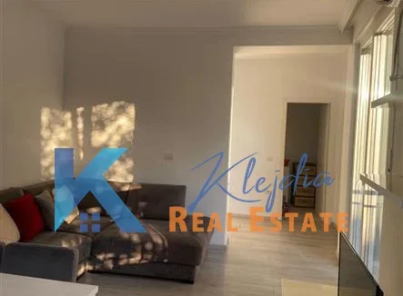 Tirane, jap me qera apartament 1+1+Ballkon Kati 1, 65 m² 400 € (Ali Demi)