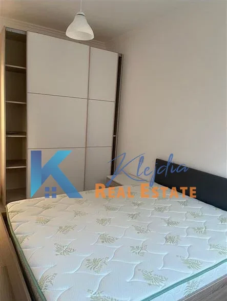 Tirane, jap me qera apartament 1+1+Ballkon Kati 1, 65 m² 400 € (Ali Demi)