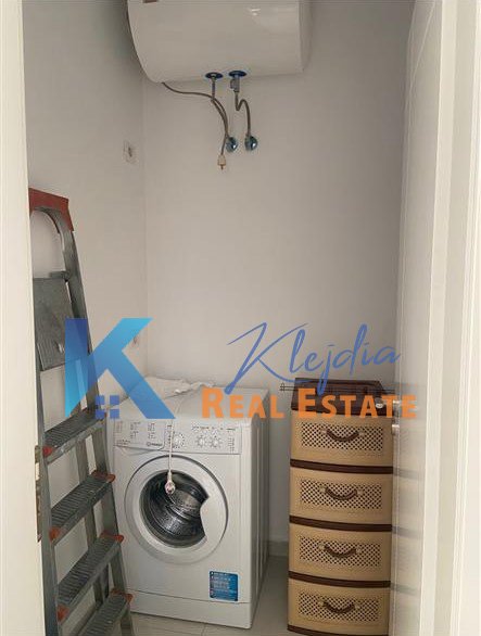 Tirane, jap me qera apartament 1+1+Ballkon Kati 1, 65 m² 400 € (Ali Demi)