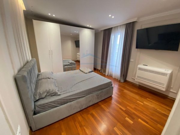 Tirane, jepet me qera apartament 2+1+Ballkon Kati 10, 120 m² 1,200 € (Rruga e Kavajes)