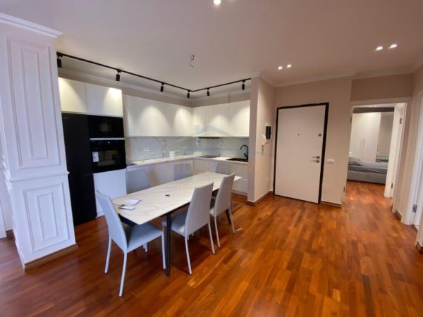 Tirane, jepet me qera apartament 2+1+Ballkon Kati 10, 120 m² 1,200 € (Rruga e Kavajes)