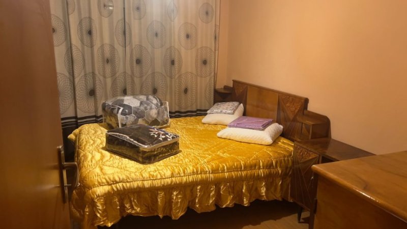 Tirane, jepet me qera apartament 1+1 Kati 4, 72 m² 500 € (Brryli)