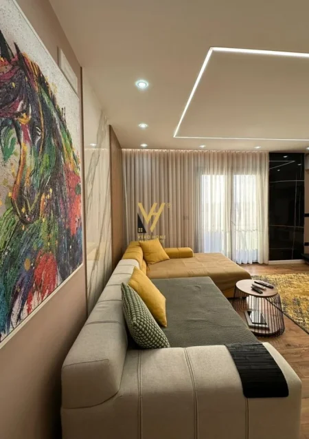 Vlore, shitet apartament 1+1+Ballkon Kati 10, 124 m² 250,000 € (VLORE)