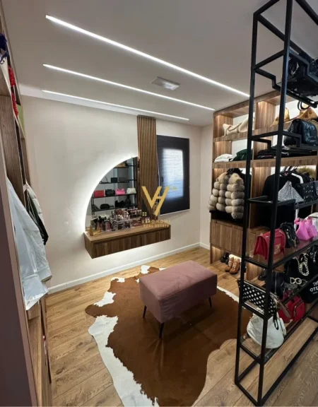 Vlore, shitet apartament 1+1+Ballkon Kati 10, 124 m² 250,000 € (VLORE)