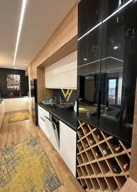 Vlore, shitet apartament 1+1+Ballkon Kati 10, 124 m² 250,000 € (VLORE)