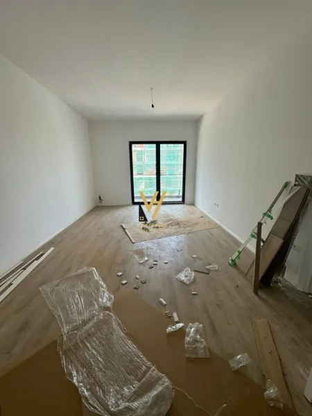 Tirane, jepet me qera zyre Kati 3 ,  80 m² 500 € (RRUGA E DIBRES)